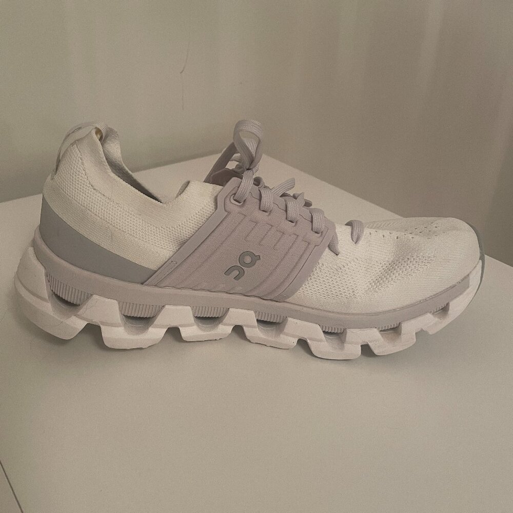 On Cloudswift 3 Women's Running Shoe - Frost - image 2